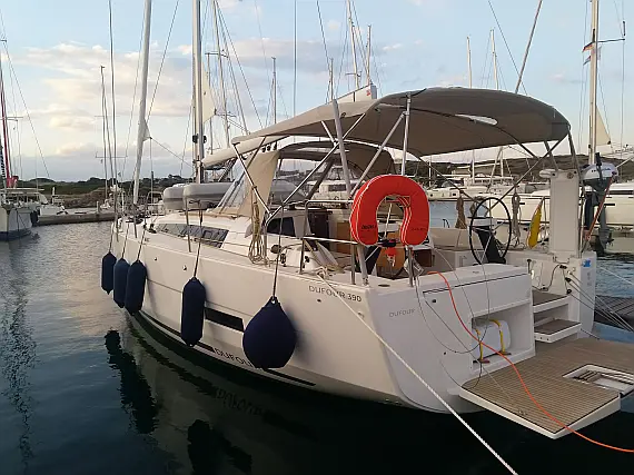 Dufour 390