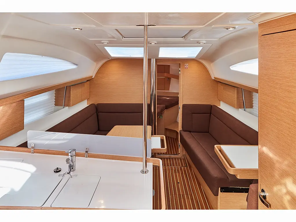 Elan Impression 40 - Interior image